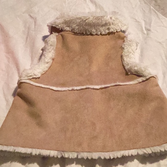 Gymboree baby girls faux suede shearling vest  Sz. 6-12 months - Picture 5 of 6